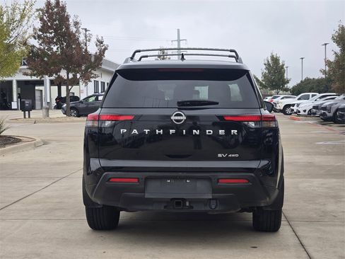 Used 2024 Nissan Pathfinder SV w/ SV Premium Package image 13