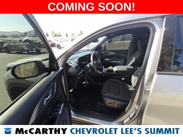 Used 2025 Chevrolet Traverse LT w/ Midnight/Sport Edition FWD image 6
