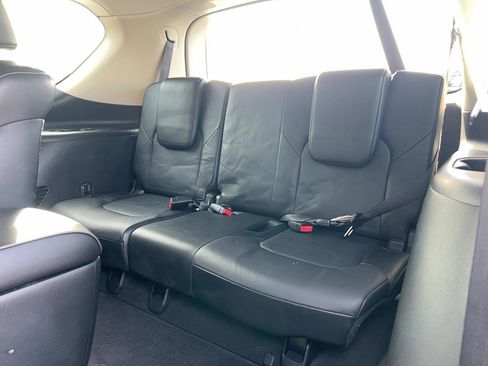 Used 2018 INFINITI QX80 w/ Driver Assistance Package image 31