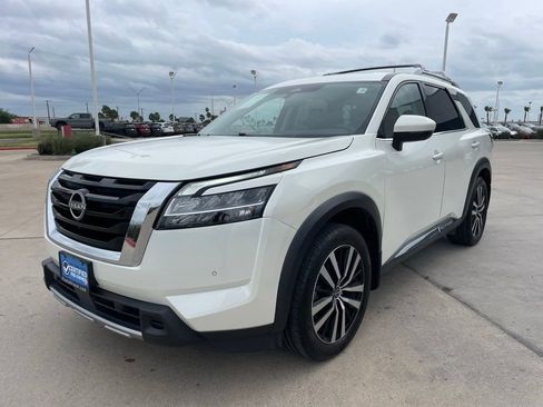 Certified 2023 Nissan Pathfinder Platinum w/ Cargo Package AWD/4WD image 5