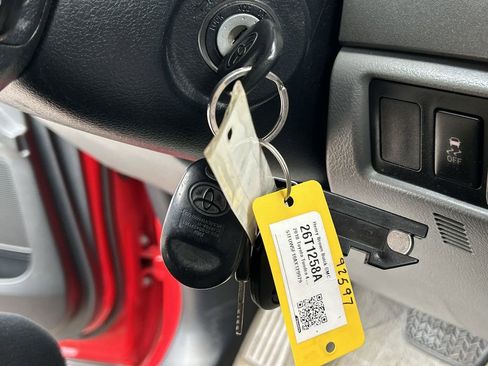 Used 2010 Toyota Tundra 4x4 Double Cab image 16