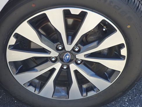 Used 2016 Subaru Outback 2.5i Limited AWD/4WD image 3
