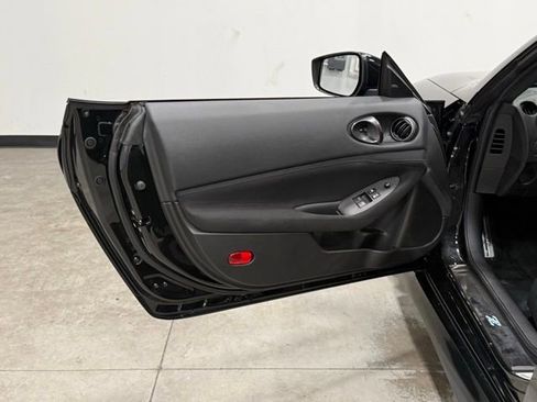 Used 2024 Nissan Z Sport w/ Floor Mat Package RWD image 14