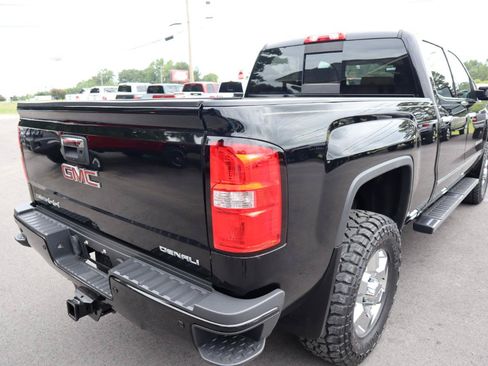 Used 2018 GMC Sierra 3500 Denali w/ Duramax Plus Package AWD/4WD image 5