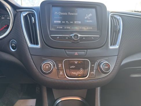 Used 2018 Chevrolet Malibu LT image 23