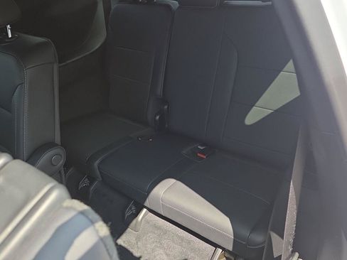Used 2025 Chevrolet Traverse LT AWD/4WD image 12