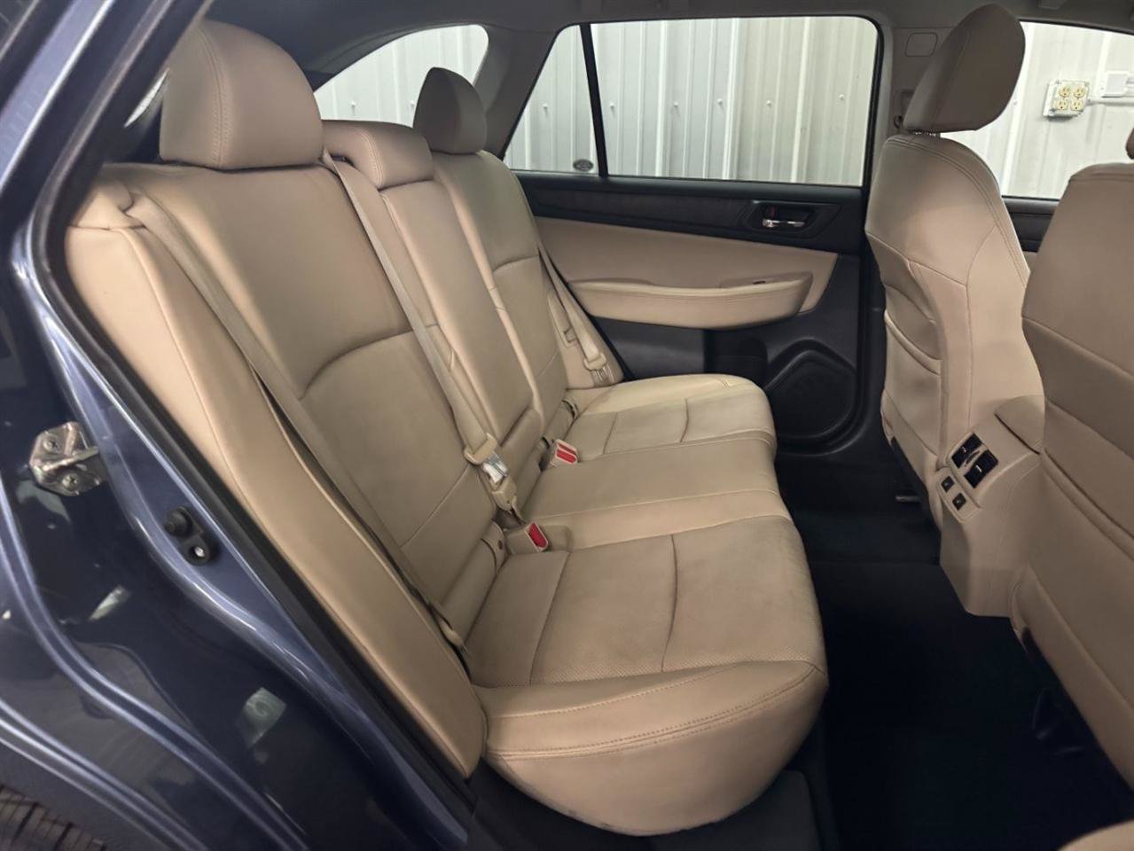 Used 2017 Subaru Outback 2.5i Limited AWD/4WD image 12