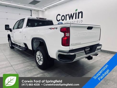 Used 2024 Chevrolet Silverado 2500 LT image 2