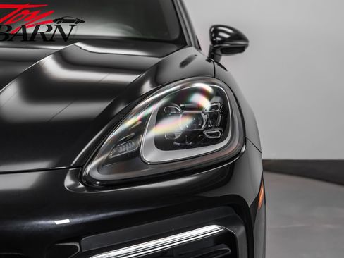 Used 2022 Porsche Cayenne S image 10