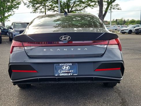 New 2026 Hyundai Elantra SE FWD image 4