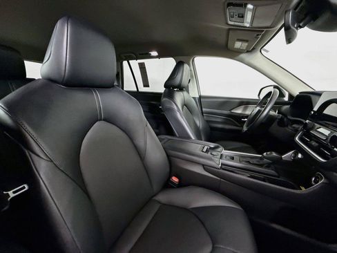 Certified 2025 Toyota Grand Highlander FWD image 43