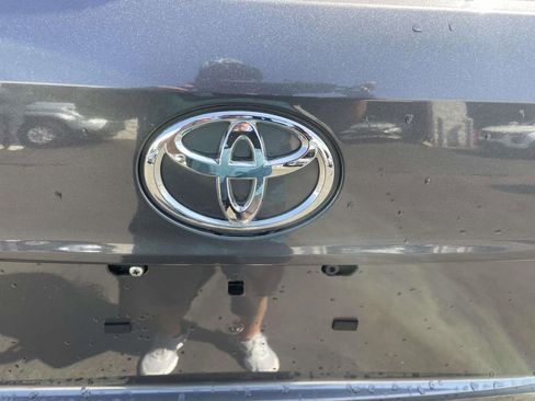 Used 2023 Toyota Highlander XLE image 24