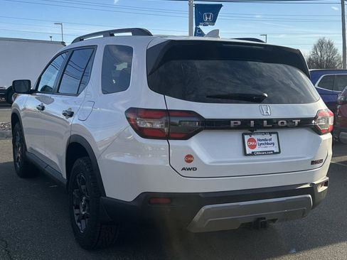 New 2026 Honda Pilot TrailSport image 3