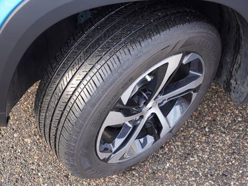 Certified 2025 Chevrolet Trax RS w/ Sunroof Package image 14