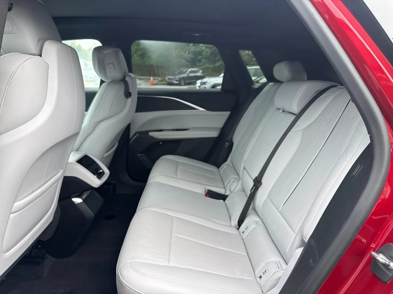 Used 2024 Cadillac Lyriq Sport RWD image 14