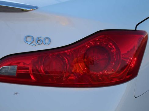 Used 2014 INFINITI Q60 Convertible w/ Premium Package RWD image 11