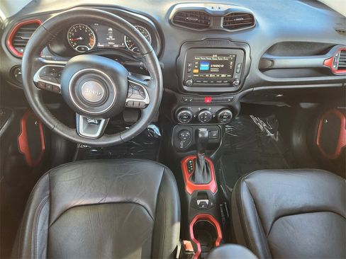 Used 2016 Jeep Renegade Trailhawk w/ Premium Trailhawk Package image 2