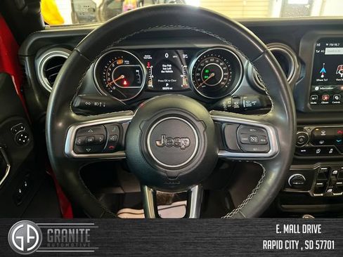 Used 2023 Jeep Wrangler Unlimited Sahara AWD/4WD image 15