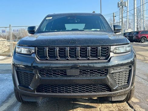 New 2026 Jeep Grand Cherokee Altitude AWD/4WD image 3