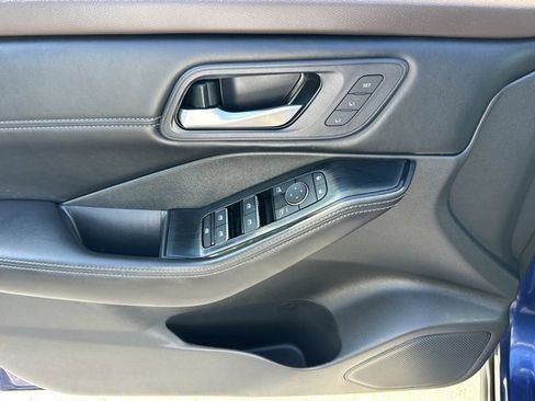 Certified 2023 Nissan Rogue SL image 18