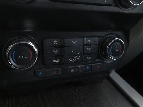 Used 2021 Ford F250 Lariat w/ Tremor Off-Road Package image 22