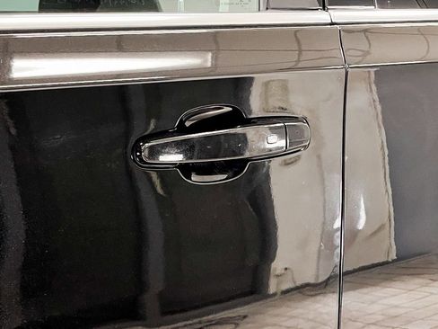 Used 2020 Chevrolet Traverse LT image 13