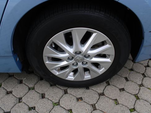 Used 2015 Toyota Prius Prime Advanced image 12