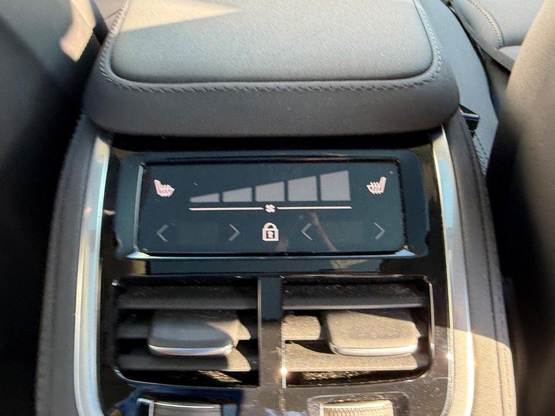Certified 2026 Volvo XC90 B6 Plus AWD/4WD image 12