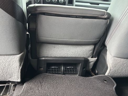 Used 2018 RAM 2500 Tradesman w/ Chrome Appearance Group image 20