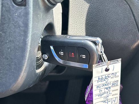 Used 2021 Toyota RAV4 LE FWD image 26