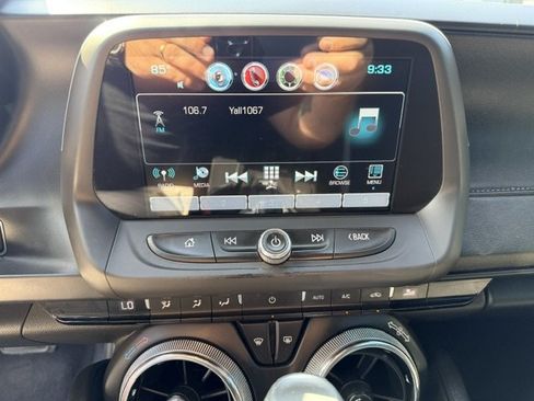 Used 2017 Chevrolet Camaro LT w/ Technology Package RWD image 20