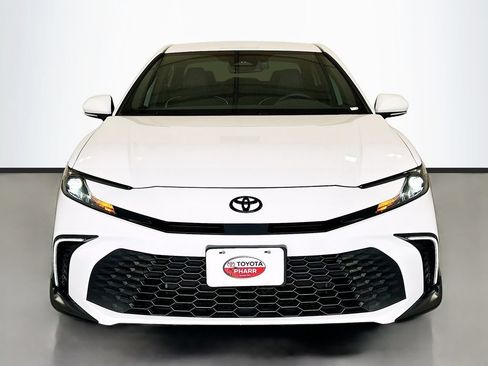 Used 2025 Toyota Camry SE w/ Convenience Package FWD image 2