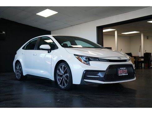 Used 2021 Toyota Corolla SE FWD image 1