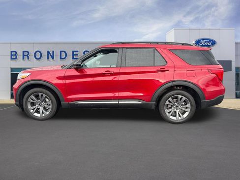 Used 2024 Ford Explorer XLT w/ Equipment Group 202A AWD/4WD image 1