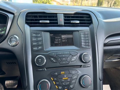 Used 2018 Ford Fusion SE w/ Equipment Group 601A image 21