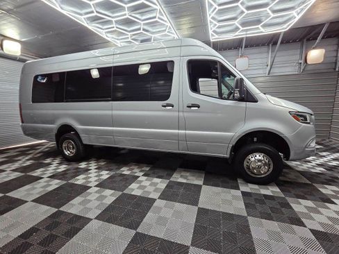 Used 2023 Mercedes-Benz Sprinter 3500 image 10