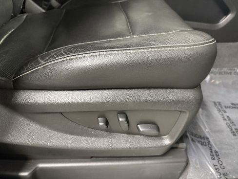 Used 2020 GMC Yukon XL SLT image 37