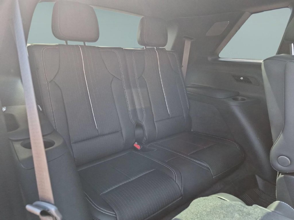 Certified 2026 Cadillac Vistiq Luxury w/ LPO, Floor Liner Package AWD/4WD image 27