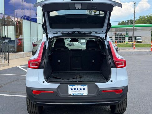 Used 2026 Volvo XC40 B5 Plus AWD/4WD image 5