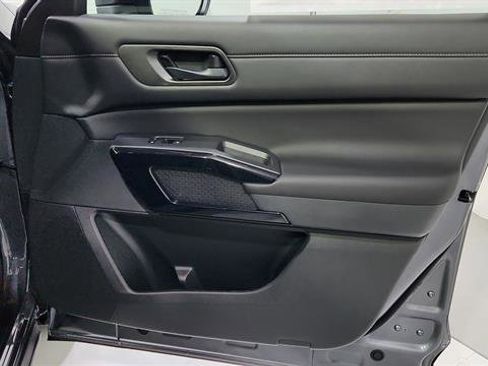 New 2025 Nissan Pathfinder SV image 26