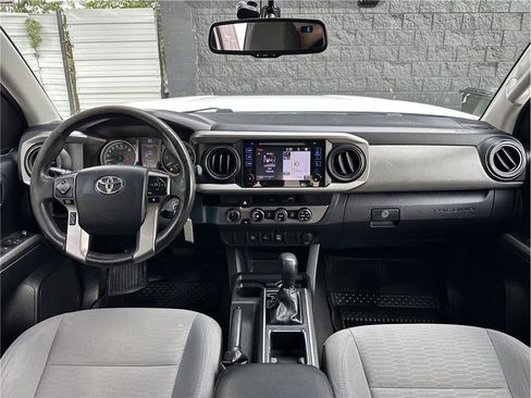 Used 2017 Toyota Tacoma SR5 w/ Tow Package AWD/4WD image 17