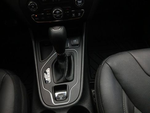 Used 2021 Jeep Cherokee Latitude Lux w/ Comfort/Convenience Group image 10