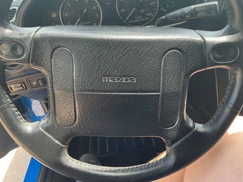 Used 1992 MAZDA MX-5 Miata RWD image 17