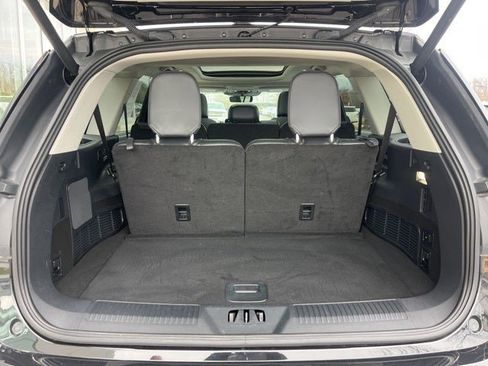 Used 2025 Lincoln Aviator AWD image 12