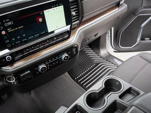 Used 2024 GMC Sierra 1500 Elevation image 26