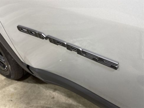 New 2026 Jeep Compass Latitude image 25