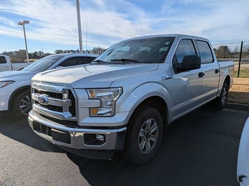 Used 2016 Ford F150 XLT w/ Trailer Tow Package image 5