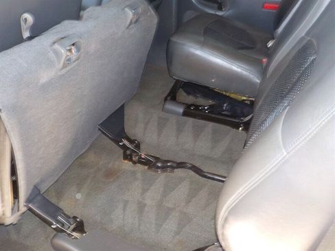 Used 2005 GMC Sierra 3500 SLE w/ Heavy-Duty Power Package image 35