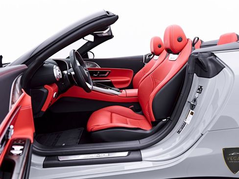 Used 2025 Mercedes-Benz SL 43 AMG w/ Driver Assistance Package image 48