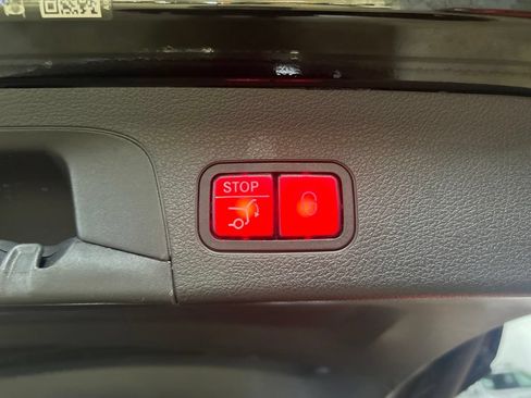 Used 2024 Mercedes-Benz GLS 450 4MATIC image 32